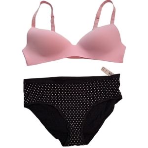 VICTORIA'S SECRET NO UNDERWIRE BRA AND NEW WITH TAGS POLKA DOT UNDERWEAR SET